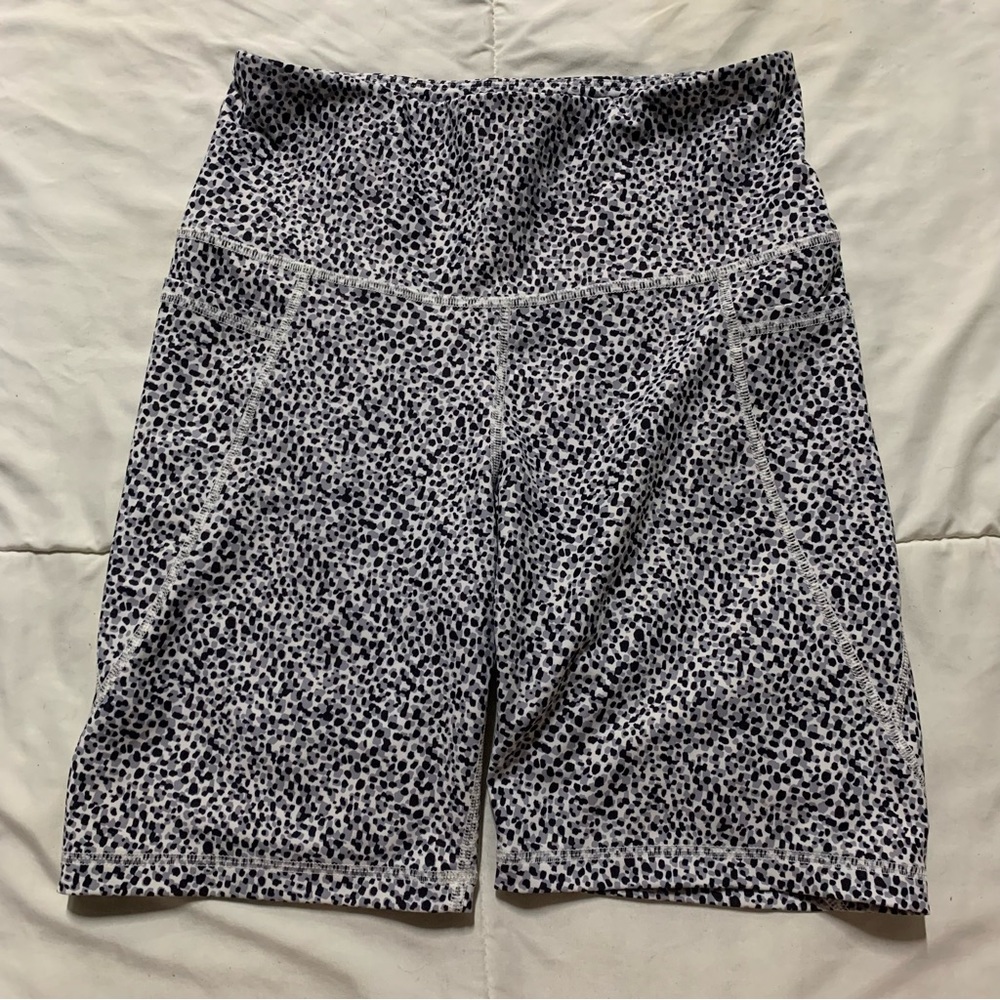 Old Navy Active PowerSoft Go Dry high rise bike shorts, size Medium